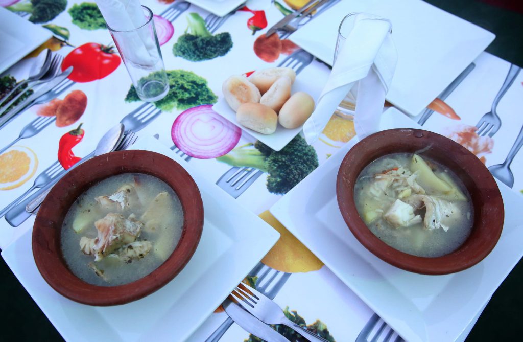 Caldillo de corvina chilena