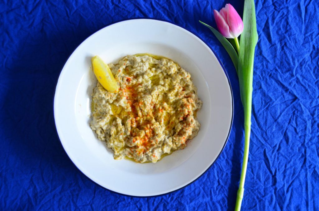 Baba Ganush o aperitivo libanés de berenjena