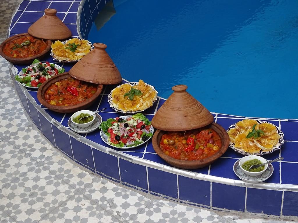 Seffa Medfouna o Pollo enterrado en fideos